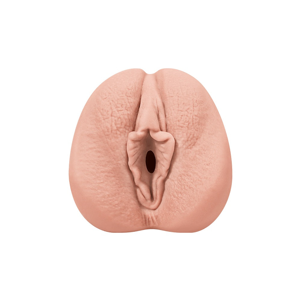 alive-amelia-super-realistic-masturbator-vagina