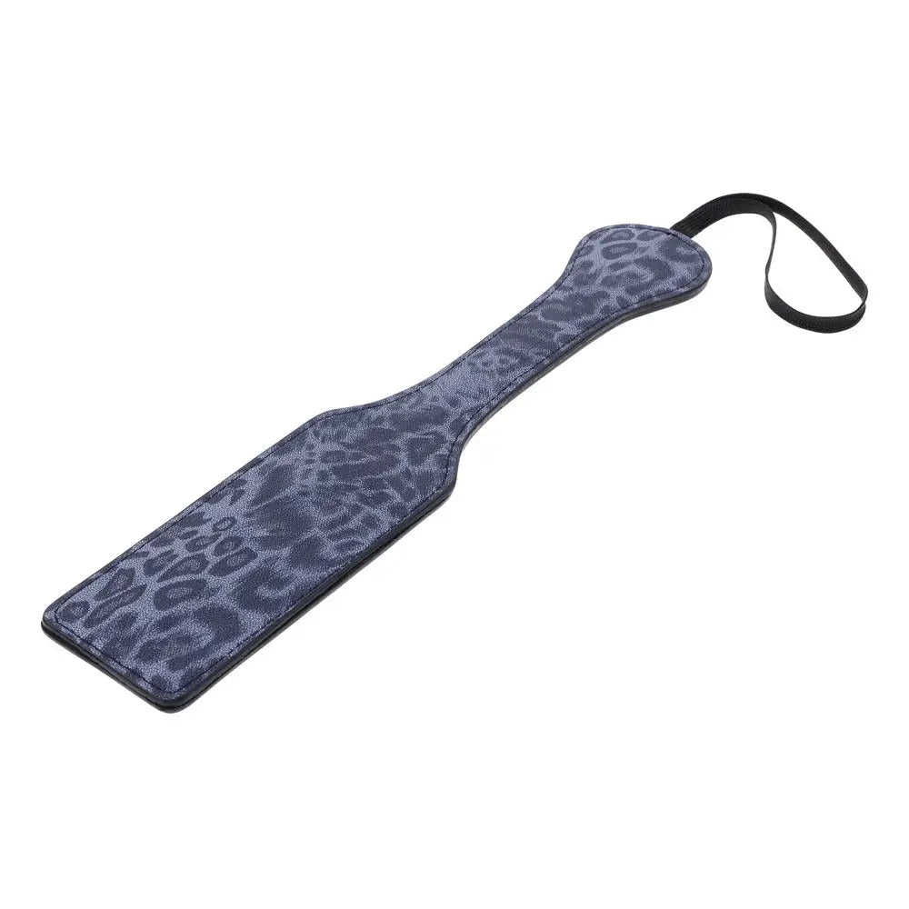 Sportsheets cougar faux fur flogger with soft leather falls - peaches and screams