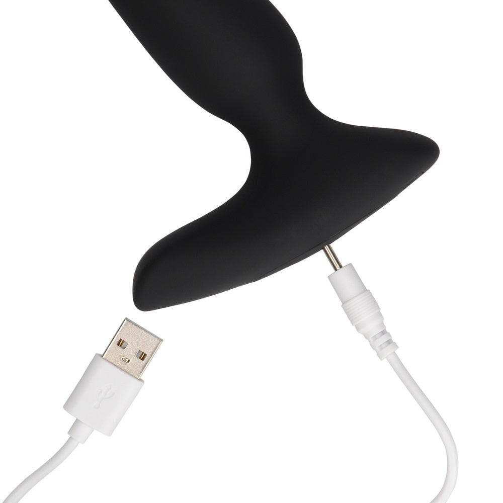 smooth-vibrating-anal-plug-with-remote-control-black